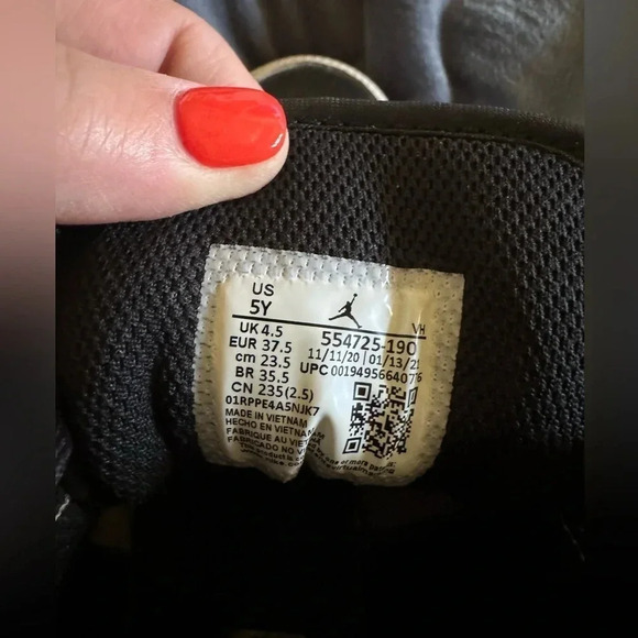 Nike Air Jordan 1 Black Gold White Mid Sneaker Sz 5 - Picture 3 of 11